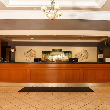 The Glenmore Inn & Convention Centre YYC Exterior foto